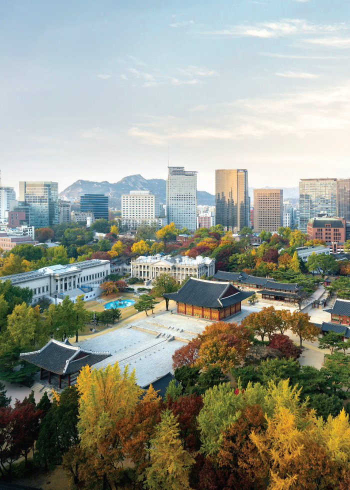 Deoksugung Palace. Unlike other Royal Palaces of Joseon, Deoksugung contains both Western style stone buildings and traditional wooden structures.